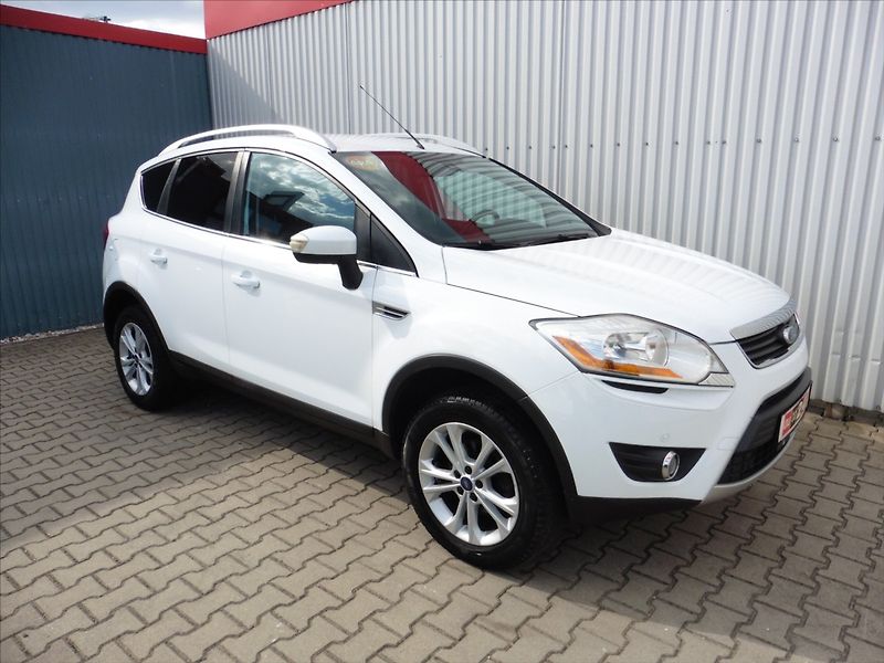 Ford Kuga 2,0 TDCi Titanium 4X4 - fotka 2 z 13