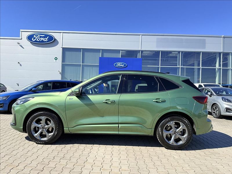 Ford Kuga 1,5 EcoBoost 137 kW ST-Line - fotka 2 z 29