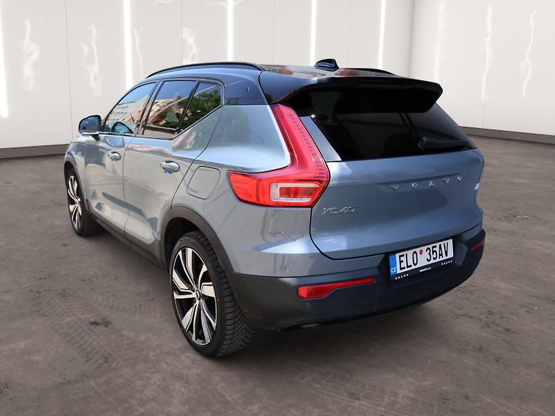Volvo XC40 (2021) Recharge Pro, Twin motor (AWD) - fotka 2 z 25