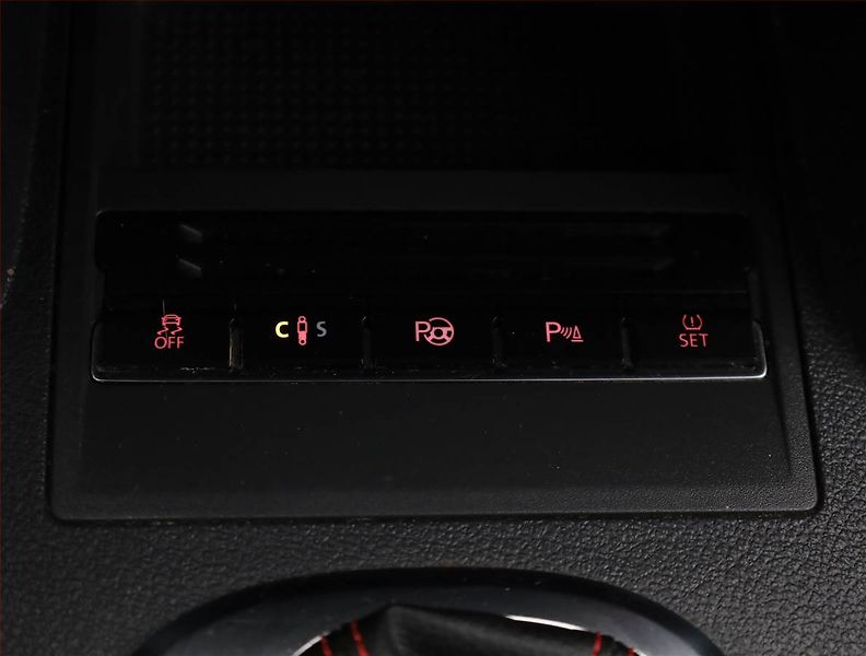 Volkswagen Touran (2012) Highline 1.4 TSI, Automat - fotka 12 z 18