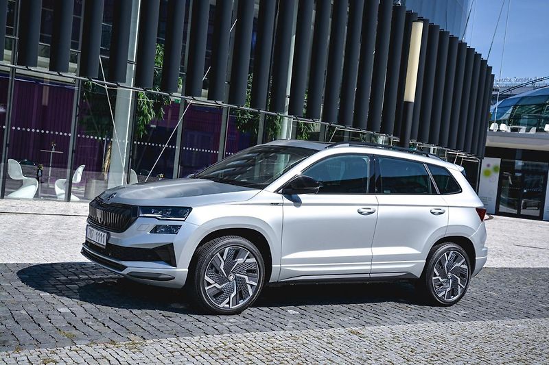 Škoda Karoq 2,0Tdi Exclusive 7ST DSG 4x4 Z - fotka 18 z 33