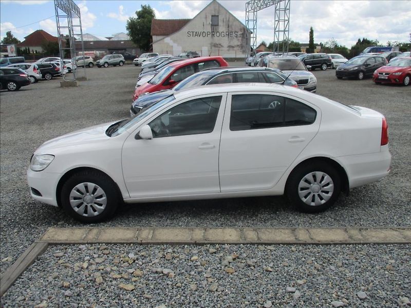Škoda Octavia 1,4 i, klimatizace, servis, - fotka 4 z 36