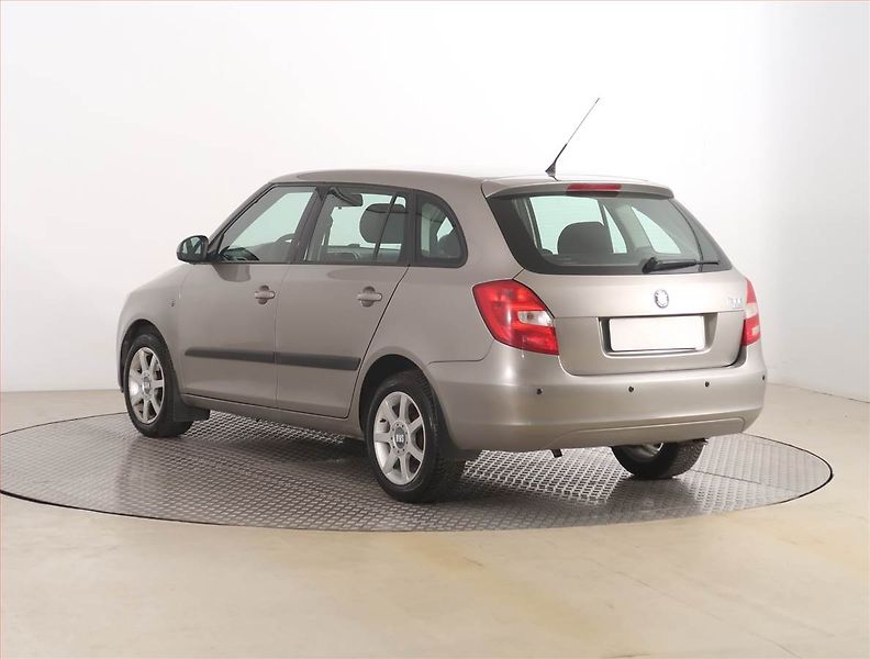Škoda Fabia (2008) Ambition 1.2 12V, Serv.kniha - fotka 4 z 15