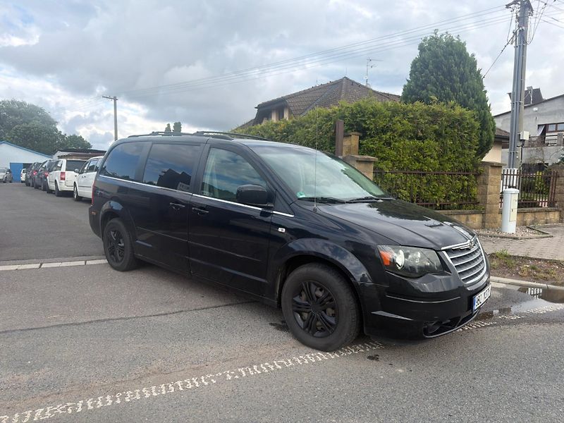 Chrysler Town & Country (2007) 3,8V6 SwivelGo Limit 2007 - fotka 1 z 20