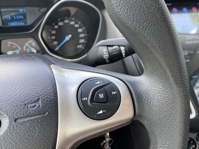 Ford Focus 1.6i 77kW - KLIMA - 118 000KM - fotka 18 z 39