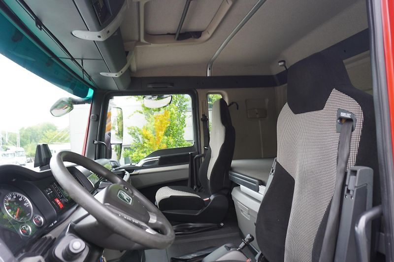 MAN TGX (2020) 33.640 6x4 tractor unit / 70 t - fotka 13 z 24