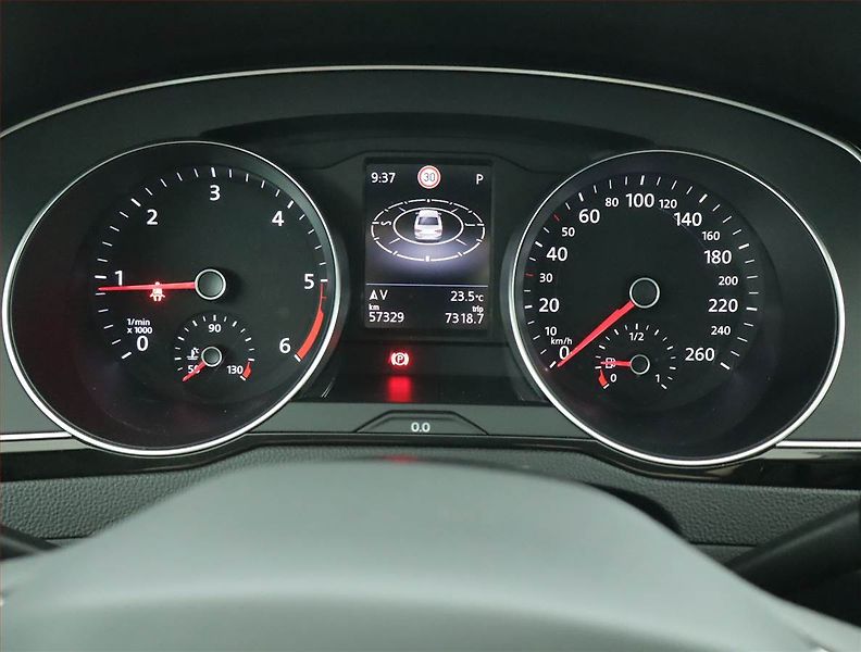 Volkswagen Passat (2021) Elegance 2.0 TDI - fotka 11 z 22
