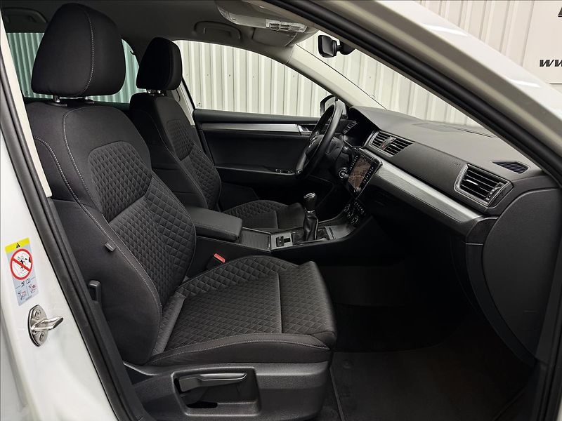 Škoda Superb 2.0TDI 110kW Manuál 1 Majitel - fotka 36 z 41