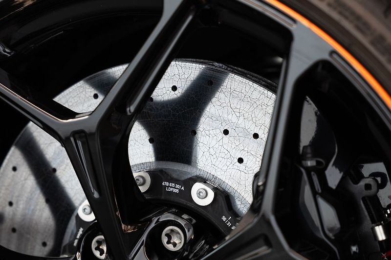 Lamborghini Revuelto NOVITEC Výfuk/Arancio Apodis/L - fotka 19 z 23