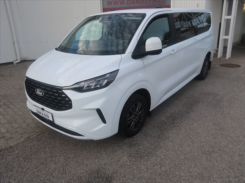 Ford Tourneo Custom 2,0 L2 Titanium AWD AT - fotka 1 z 4