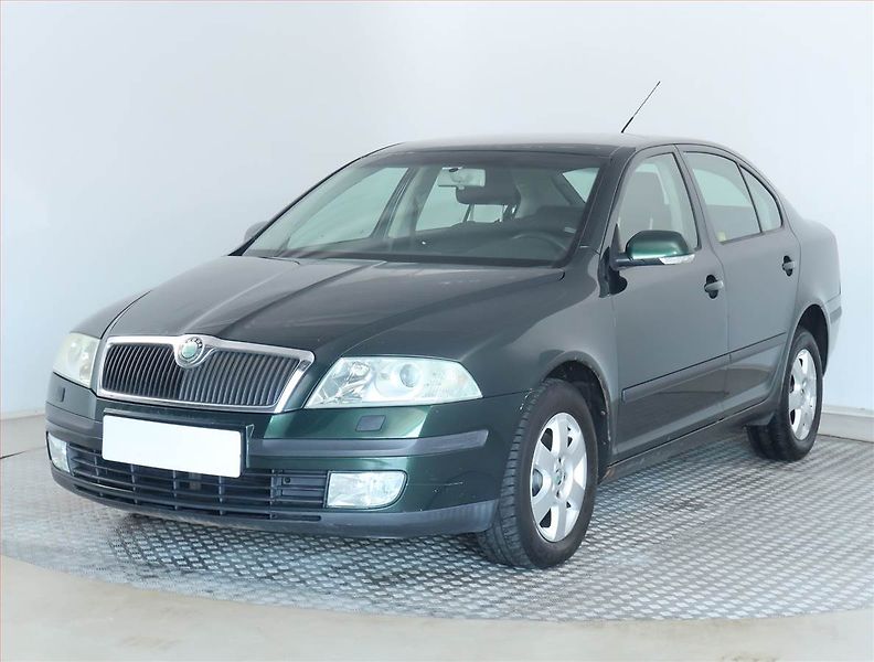 Škoda Octavia (2004) Ambiente 1.9 TDI, nová STK - fotka 2 z 15