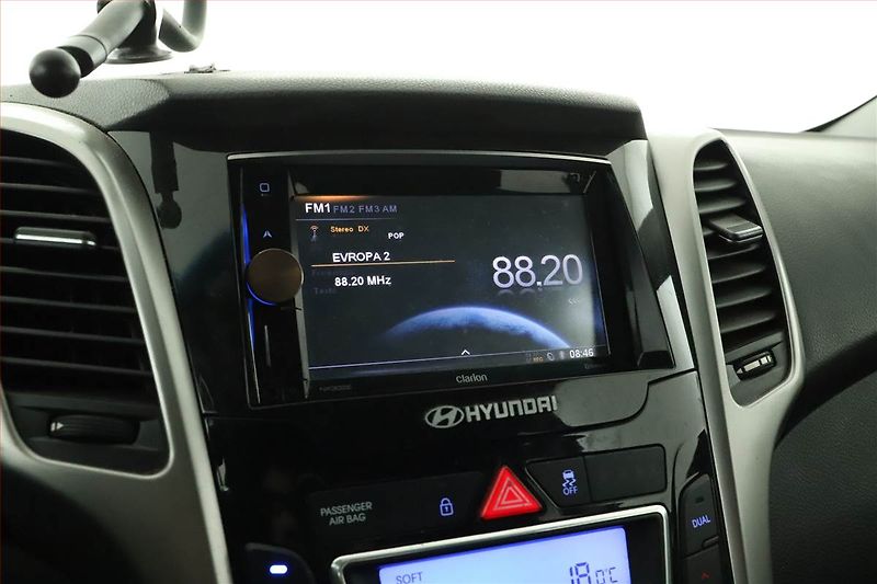 Hyundai i30 (2014) 1.6 CRDi, Navi, Tempomat - fotka 9 z 14