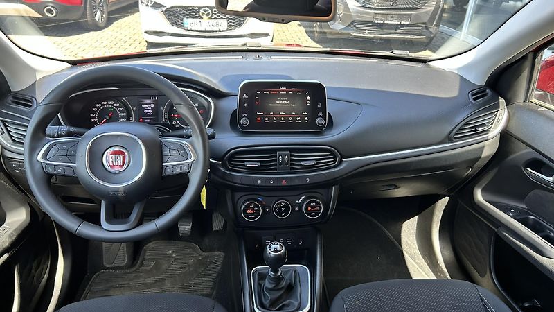 Fiat Tipo 1.4 T-Jet 120k Lounge  - fotka 10 z 14