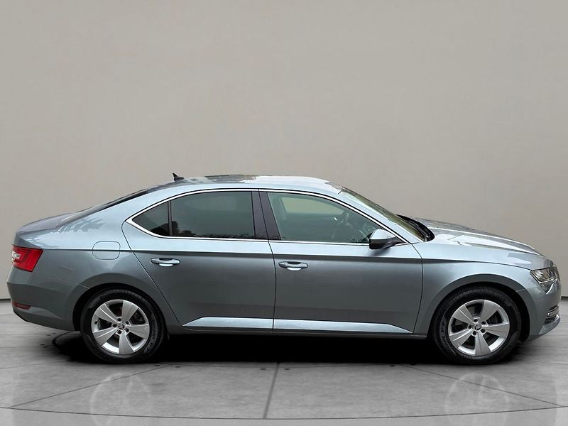 Škoda Superb 2.0 TDI 4x4 STYLE 140 kW DSG - fotka 3 z 40