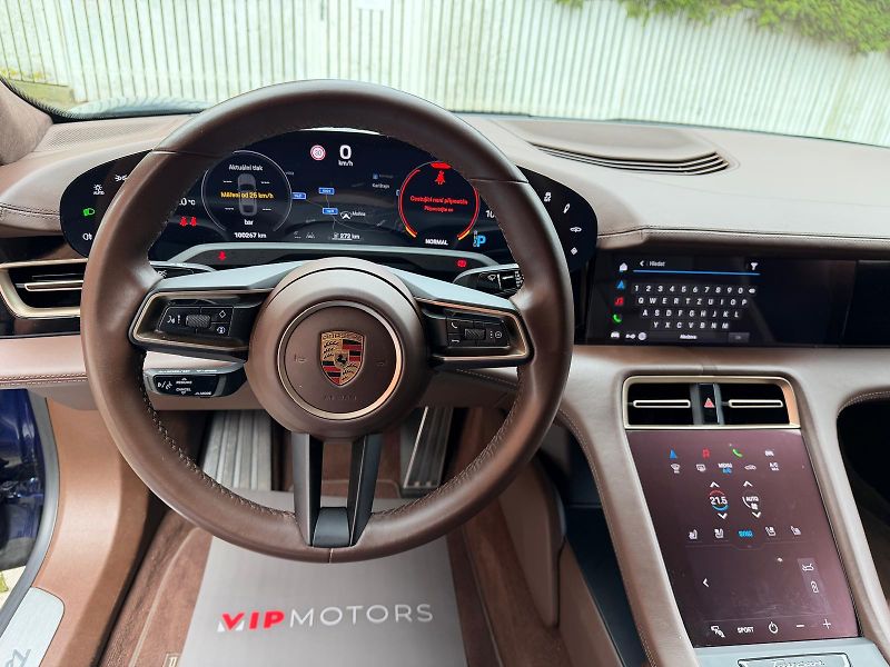 Porsche Taycan TURBO-BOSE- SERVIS - fotka 18 z 33