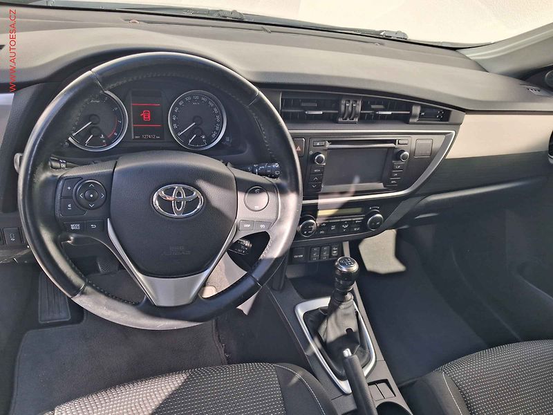 Toyota Auris (2013) 1.6VVTi, ČR, AC, navi, kamera - fotka 12 z 19