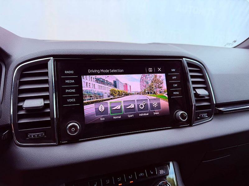 Škoda Karoq 1.5 TSi Sportline 4x4 DSG, ČR - fotka 25 z 34