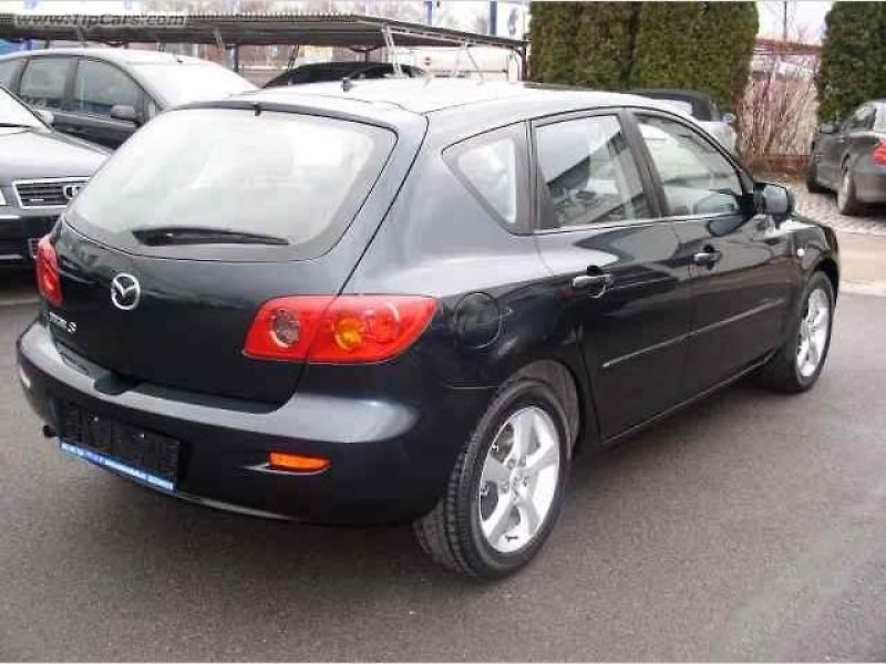 Podoba Mazdy 3 MPS je zatím tajemstvím (na fotce civilní Mazda 3)