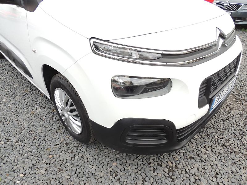 Citroën Berlingo (2019) 1.2Puretech,Live,81kw,ČR,1.maj - fotka 10 z 55