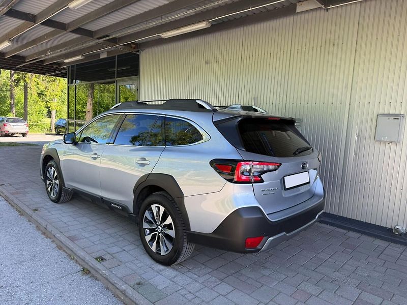 Subaru Outback 2.5i 4WD Touring - fotka 4 z 11