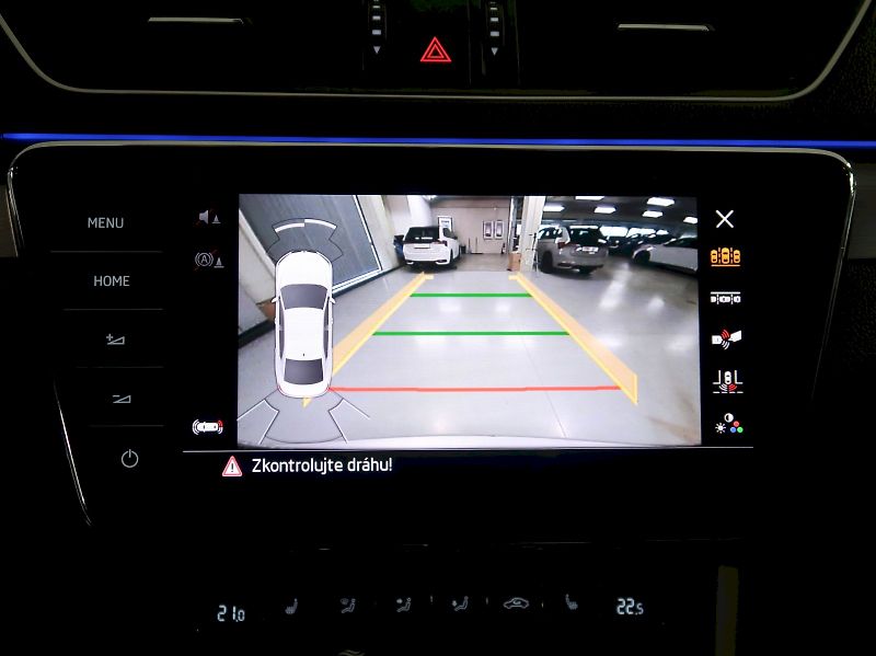 Škoda Superb (2019) STYLE 2.0TDI 140KW 4x4 DSG WEB - fotka 30 z 42