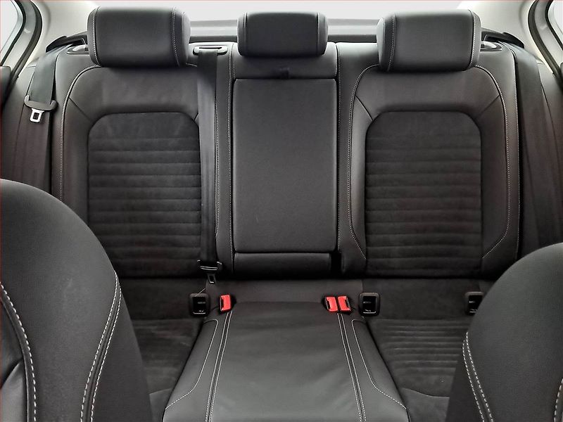Volkswagen Passat (2020) 1.5 TSI, Automat, Kůže, Navi - fotka 10 z 28