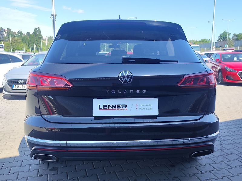 Volkswagen Touareg 3.0 TDi/210kW Elegance AT 4x4 - fotka 6 z 39