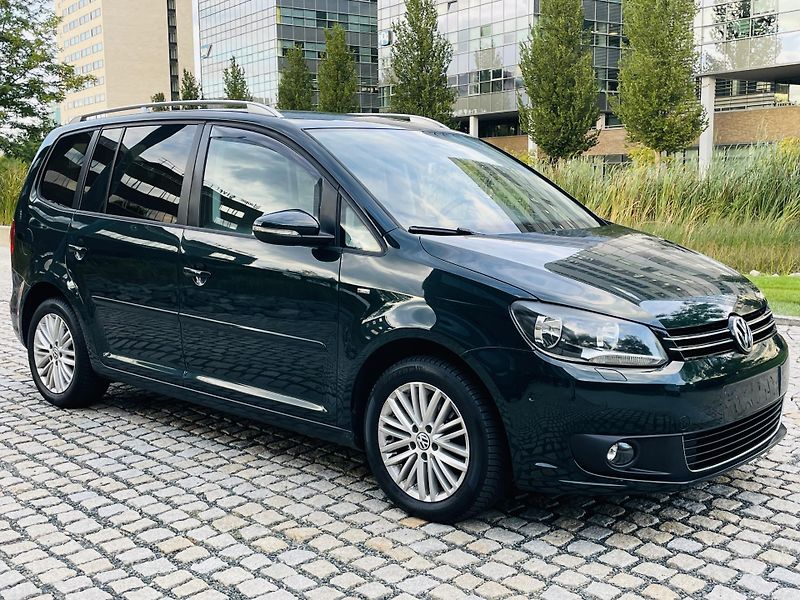Volkswagen Touran 2.0TD MANUÁL 7MÍST SERVISKA - fotka 10 z 43