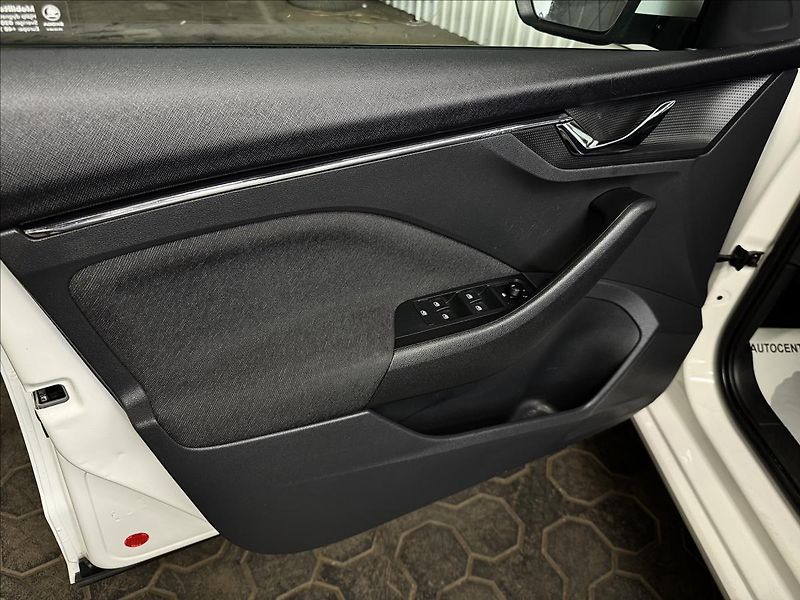 Škoda Scala 1.0TGI STYLE ACC 2XKOLA LED - fotka 14 z 37