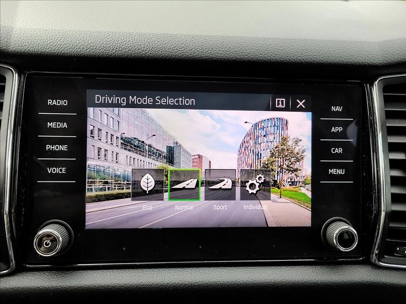 Škoda Kodiaq 1,5 tsi,navi,výhřev,Panorama - fotka 32 z 49