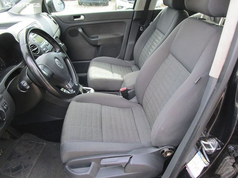 Volkswagen Golf Plus 1,9TDI - 77KW - NOVÁ STK - fotka 11 z 21