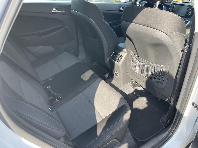 Hyundai Tucson 2.0d 136 KW AT 4x4 DPH-Top-ČR! - fotka 30 z 45