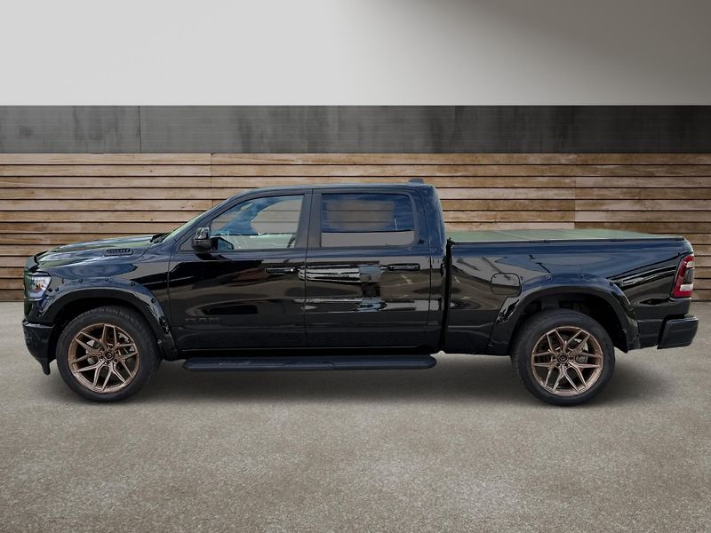 Dodge RAM (2022) +NIGHT EDITION+FUEL+AIR LIFT+ - fotka 6 z 21