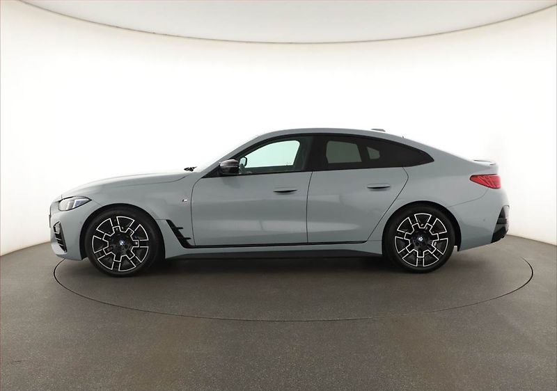 BMW Řada 4 (2025) M440i xDrive, Matrix LED - fotka 3 z 20