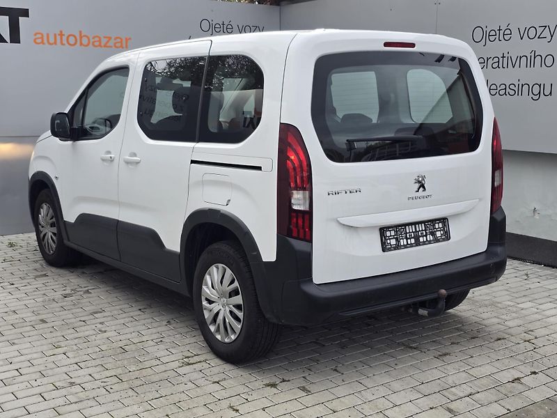 Peugeot Rifter  Active 1,5 BlueHDi (75 kW - fotka 4 z 8