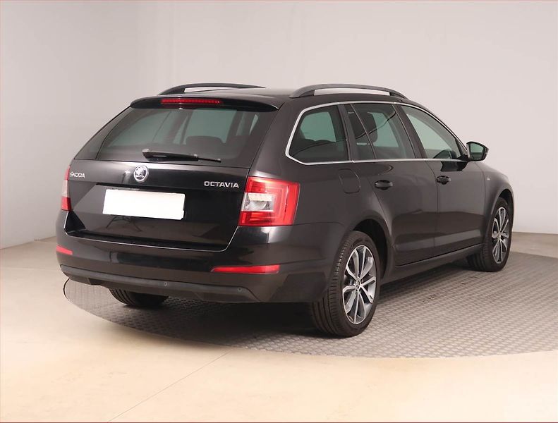 Citroën C4 Picasso (2016) 1.6 BlueHDi, 7 míst, Navi - fotka 5 z 24