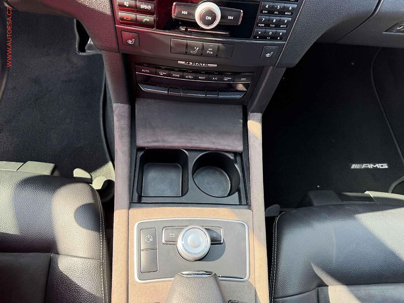 Mercedes-Benz Třídy E (2010) 350CDi 4Mat, kůže, autoAC - fotka 18 z 24