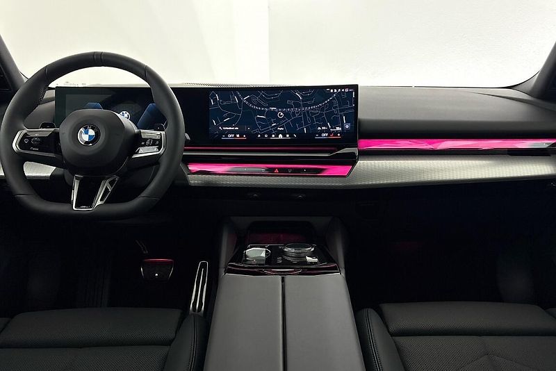 BMW Řada 5 řady 5 | 520d xDrive - fotka 14 z 24