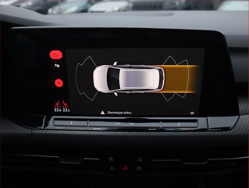 Volkswagen Golf (2021) R-Line 2.0 TDI, Automat, Kůže - fotka 20 z 25