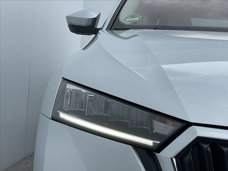 Škoda Octavia 2,0 TDI Combi Ambition Plus KE - fotka 21 z 24