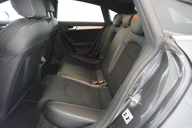 Audi A5 2,0 TDI S-LINE AUTOMAT - fotka 21 z 26