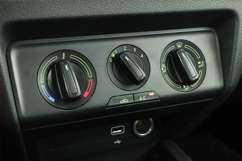 Škoda Fabia (2022) Ambition 1.0 TSI, ČR,1.maj - fotka 10 z 15