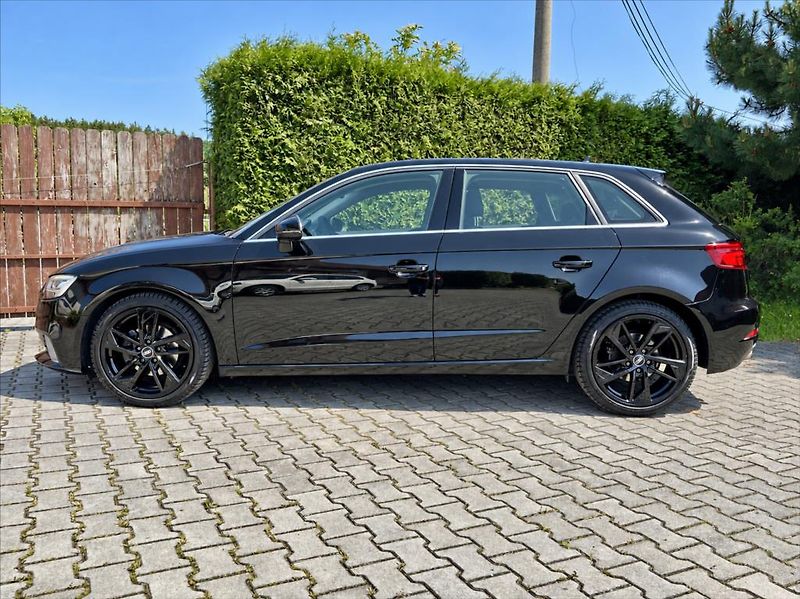 Audi A3 35 TFSi  LED  KLIMA  110kw - fotka 2 z 41