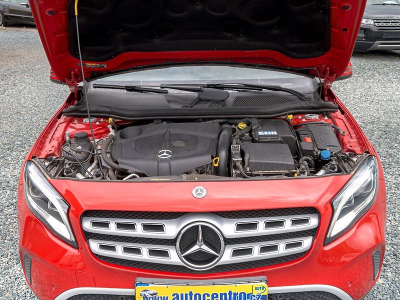 Mercedes-Benz GLA (2017) 200D 100KW LED – PO SERVISU - fotka 44 z 48