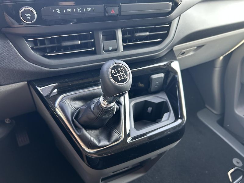 Ford Tourneo Custom Titanium L1 2.0 EcoBlue 110 kW - fotka 28 z 29