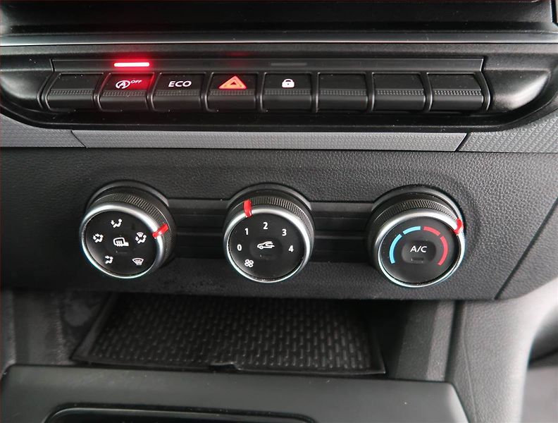 Nissan Townstar (2022) N-Connecta 1.3 DIG-T, ČR - fotka 14 z 17