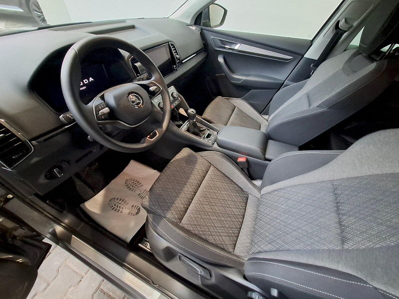 Škoda Karoq (2024) SELECTION TD 85/2.0 M6F - fotka 42 z 47