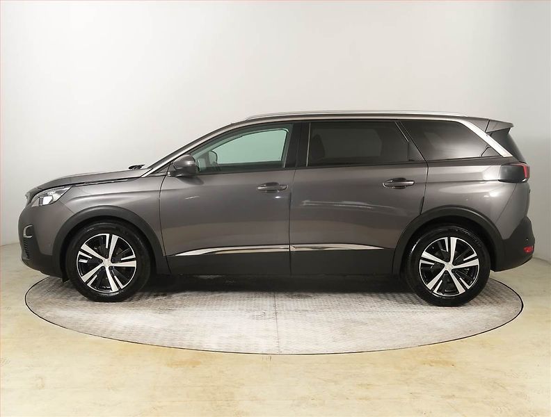 Peugeot 5008 (2019) 1.5 BlueHDi - fotka 3 z 25