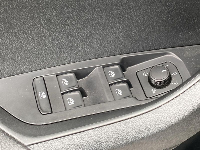 Škoda Karoq (2025) 2.0 TDI 4x4 DSG SportLine - fotka 23 z 40