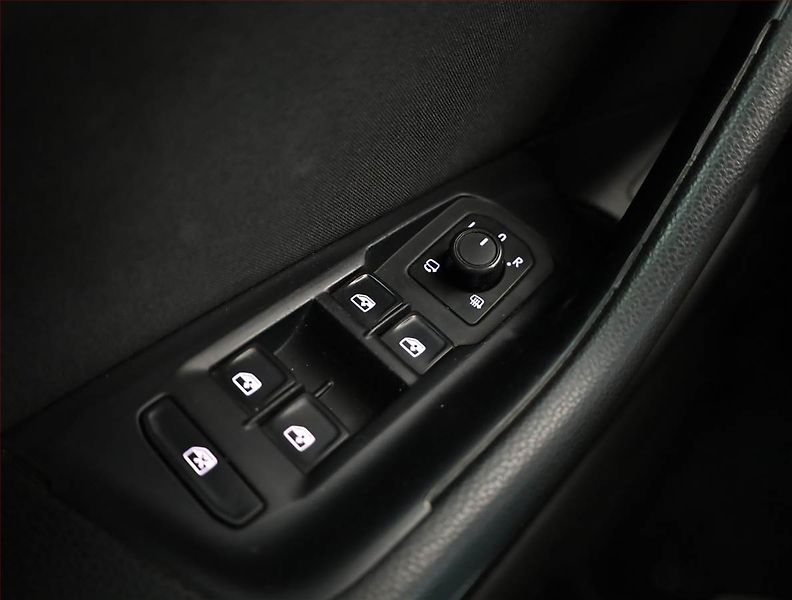 Volkswagen Passat (2016) 2.0 TDI, Navi, Tempomat - fotka 17 z 18